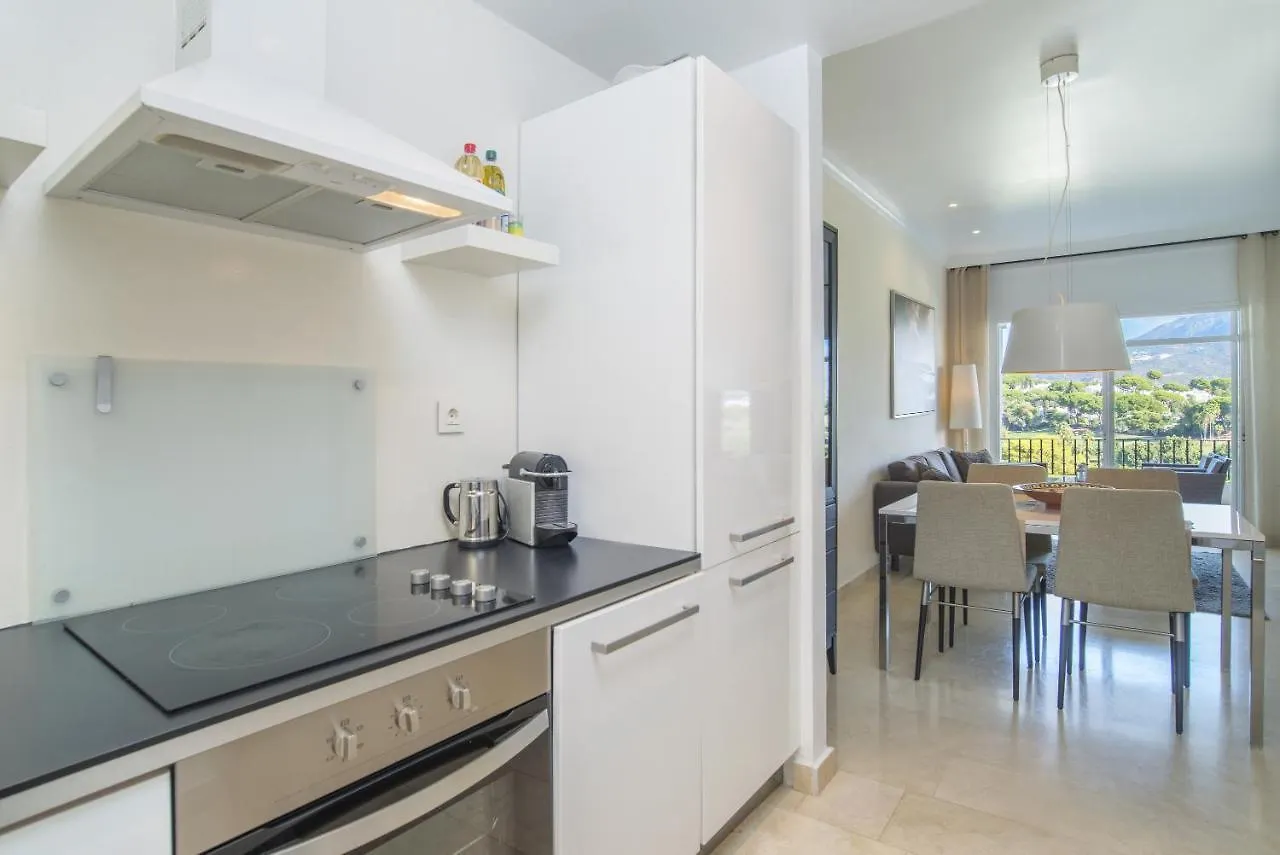 2 Bedroom Apartment Next To Porto Marbella Spanien